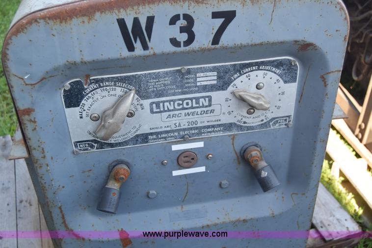 image for item L2525 Lincoln SA200 arc welder