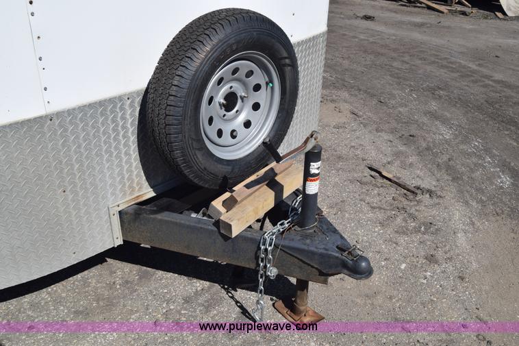 image for item L2527 2000 Haulmark K716BT-WT enclosed cargo trailer