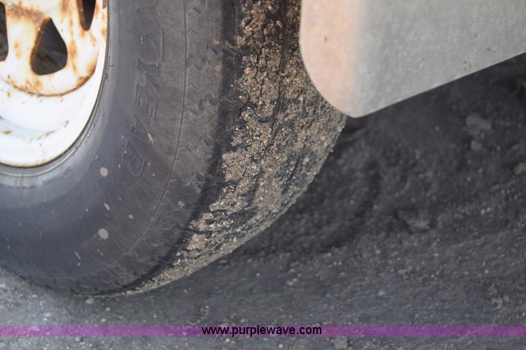 image for item L2527 2000 Haulmark K716BT-WT enclosed cargo trailer