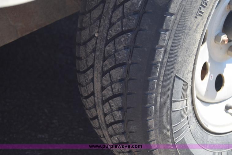 image for item L2528 2008 Wells Cargo R58202 enclosed cargo trailer