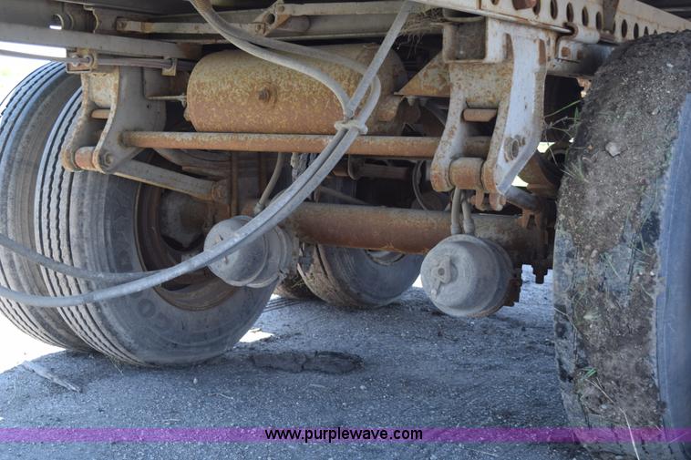 image for item L2538 1985 Great Dane dry van trailer