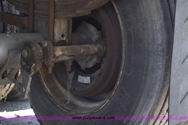 image for item L2538 1985 Great Dane dry van trailer