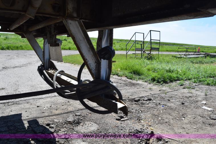 image for item L2538 1985 Great Dane dry van trailer