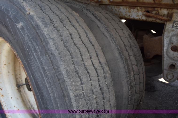 image for item L2538 1985 Great Dane dry van trailer