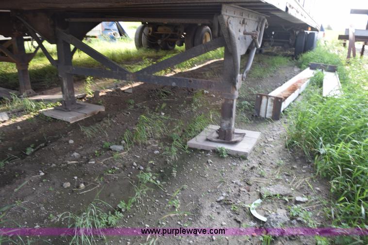 image for item L2539 1999 Great Dane dry van trailer