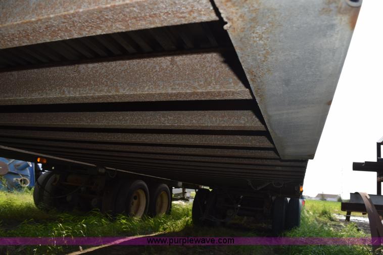 image for item L2539 1999 Great Dane dry van trailer