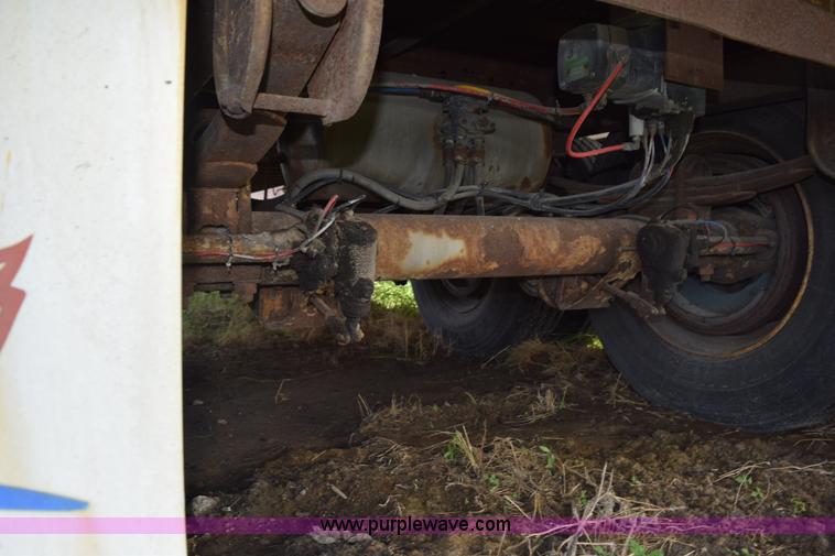 image for item L2539 1999 Great Dane dry van trailer