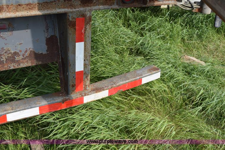 image for item L2539 1999 Great Dane dry van trailer