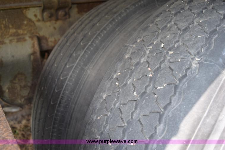 image for item L2539 1999 Great Dane dry van trailer