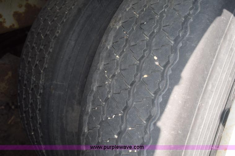 image for item L2539 1999 Great Dane dry van trailer