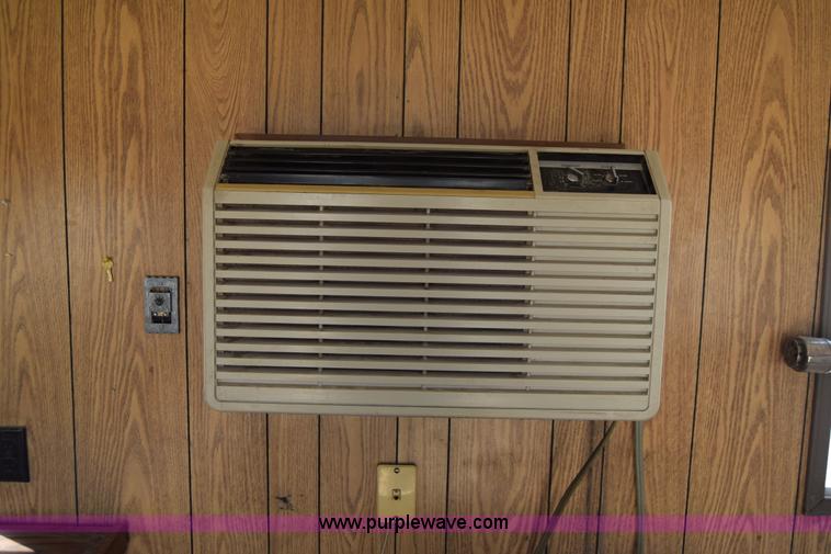 image for item L2549 1992 Technical Space office trailer