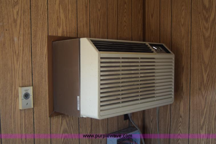 image for item L2549 1992 Technical Space office trailer