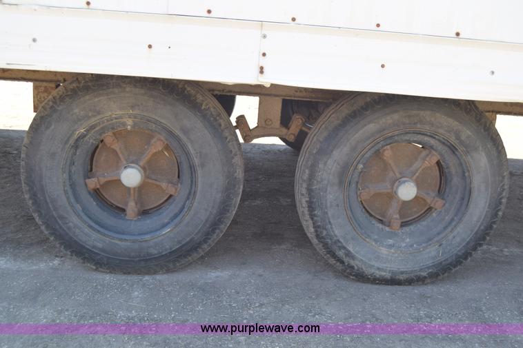 image for item L2549 1992 Technical Space office trailer