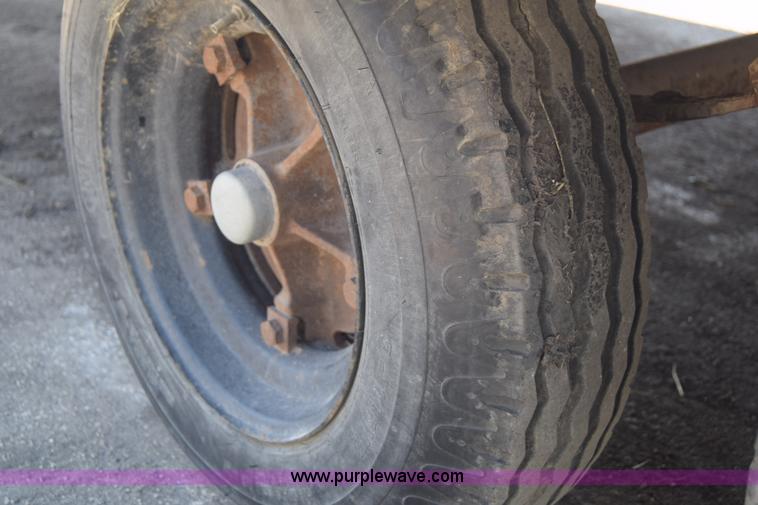 image for item L2549 1992 Technical Space office trailer