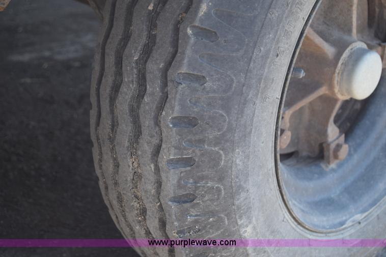 image for item L2549 1992 Technical Space office trailer