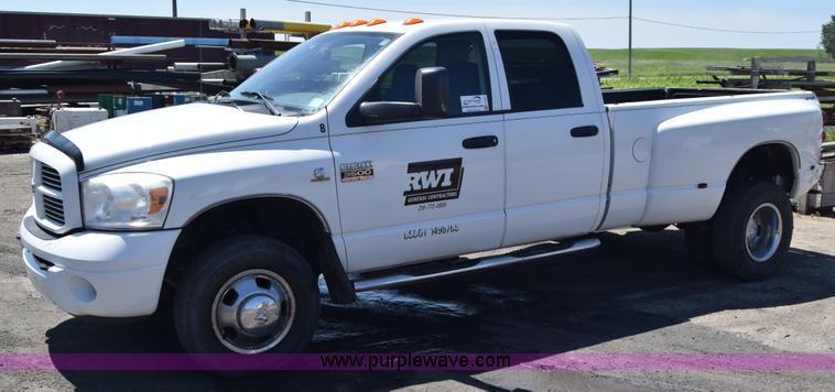 image for item L2553 2007 Dodge Ram 3500 Quad Cab pickup truck