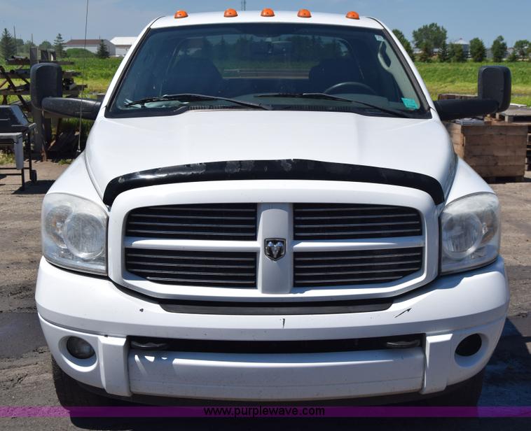 image for item L2553 2007 Dodge Ram 3500 Quad Cab pickup truck