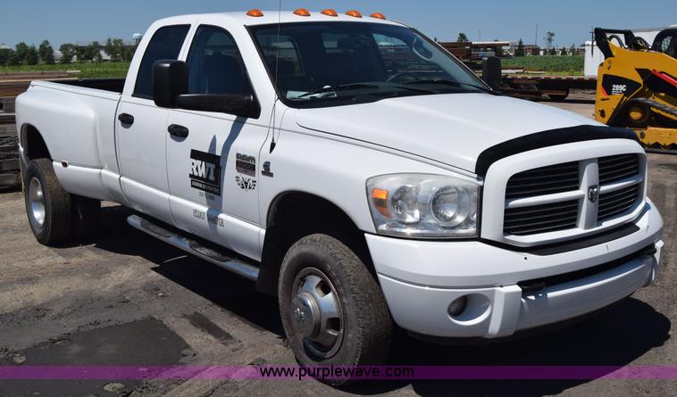 image for item L2553 2007 Dodge Ram 3500 Quad Cab pickup truck