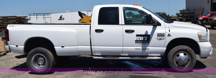 image for item L2553 2007 Dodge Ram 3500 Quad Cab pickup truck