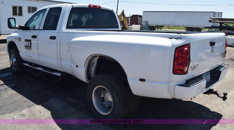 image for item L2553 2007 Dodge Ram 3500 Quad Cab pickup truck