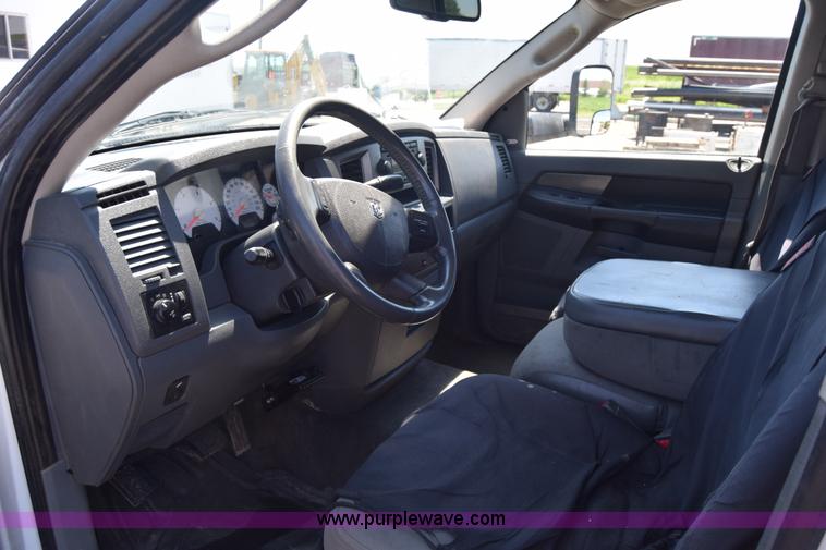image for item L2553 2007 Dodge Ram 3500 Quad Cab pickup truck