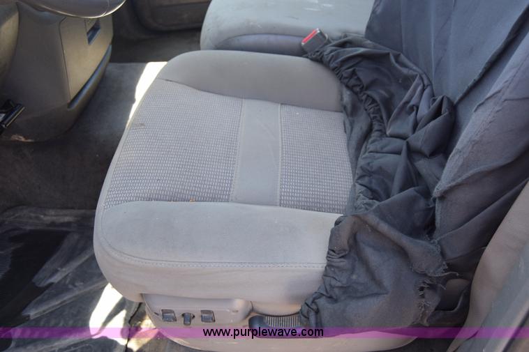 image for item L2553 2007 Dodge Ram 3500 Quad Cab pickup truck