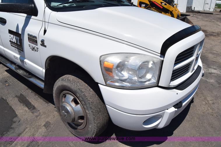 image for item L2553 2007 Dodge Ram 3500 Quad Cab pickup truck
