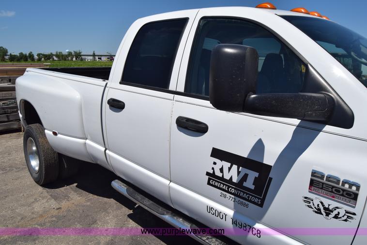 image for item L2553 2007 Dodge Ram 3500 Quad Cab pickup truck