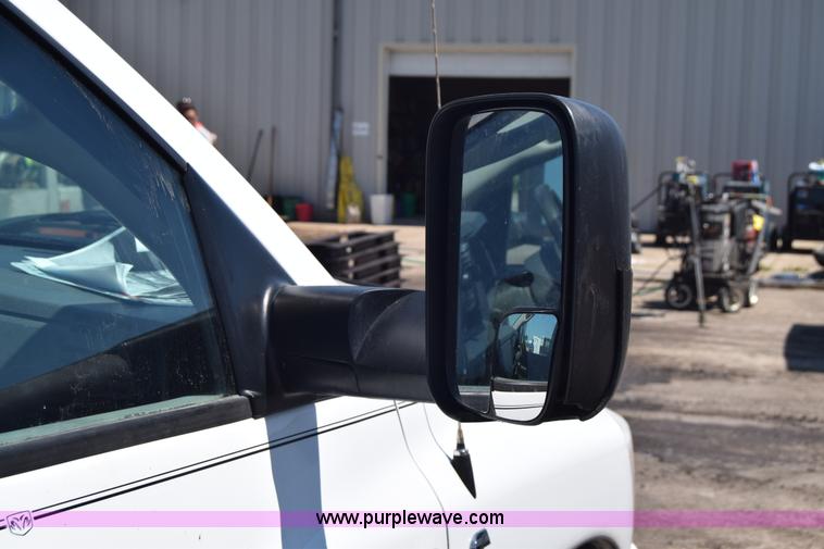 image for item L2553 2007 Dodge Ram 3500 Quad Cab pickup truck