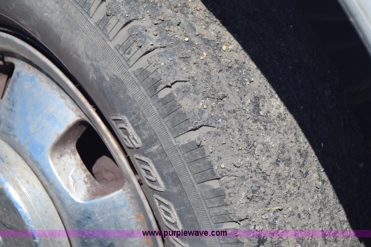 image for item L2553 2007 Dodge Ram 3500 Quad Cab pickup truck