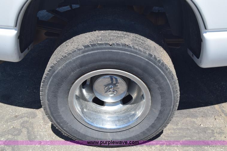 image for item L2553 2007 Dodge Ram 3500 Quad Cab pickup truck