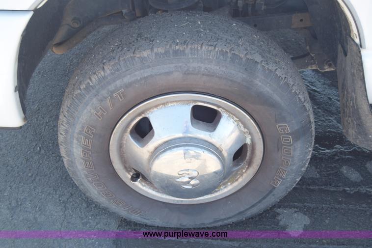 image for item L2553 2007 Dodge Ram 3500 Quad Cab pickup truck