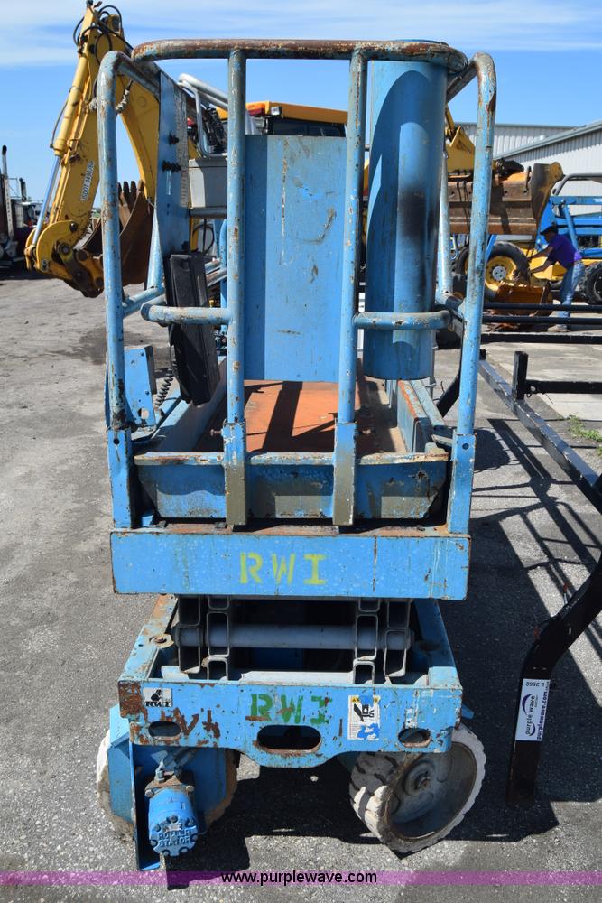 image for item L2563 Genie GS-2032 electric scissor lift