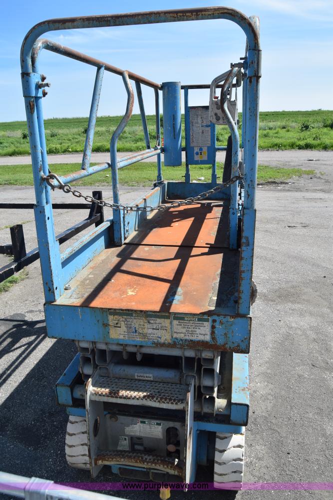 image for item L2563 Genie GS-2032 electric scissor lift