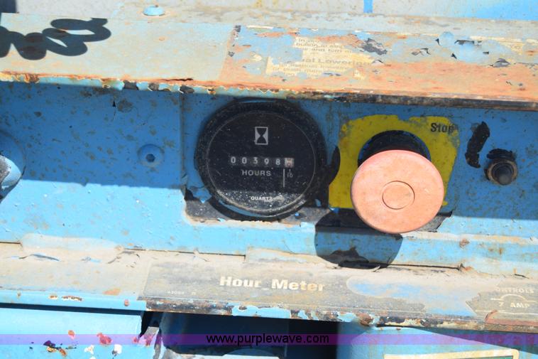 image for item L2563 Genie GS-2032 electric scissor lift