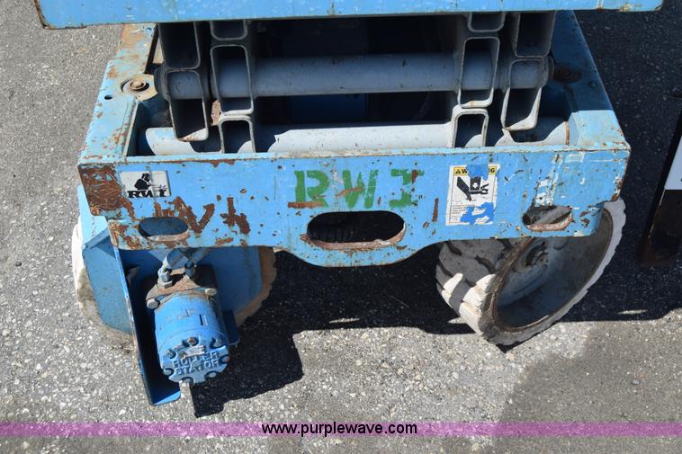 image for item L2563 Genie GS-2032 electric scissor lift
