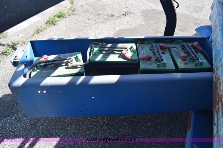 image for item L2563 Genie GS-2032 electric scissor lift