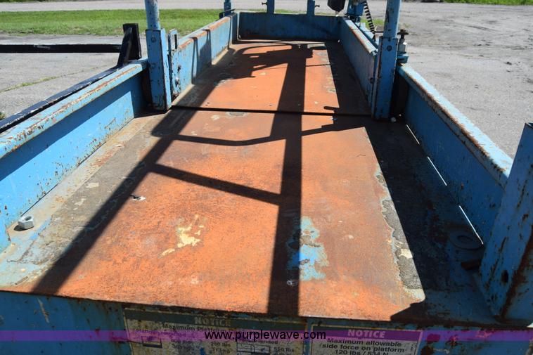 image for item L2563 Genie GS-2032 electric scissor lift