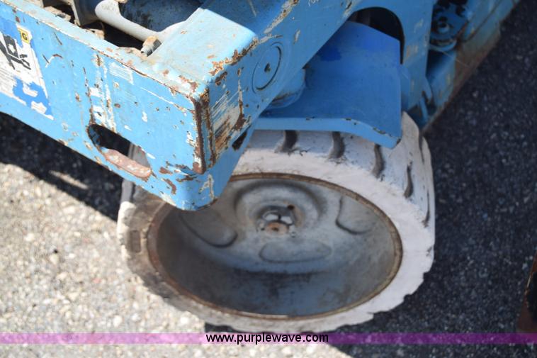 image for item L2563 Genie GS-2032 electric scissor lift