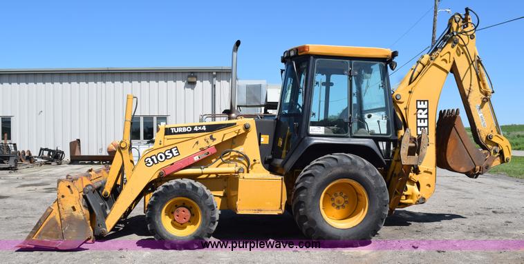image for item L2565 1997 John Deere 310SE backhoe