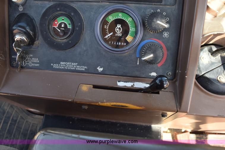 image for item L2565 1997 John Deere 310SE backhoe