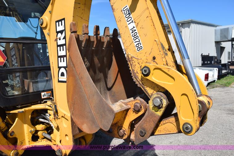 image for item L2565 1997 John Deere 310SE backhoe