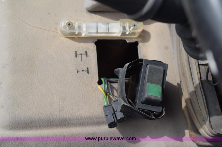 image for item L2568 1999 New Holland LM840 telehandler