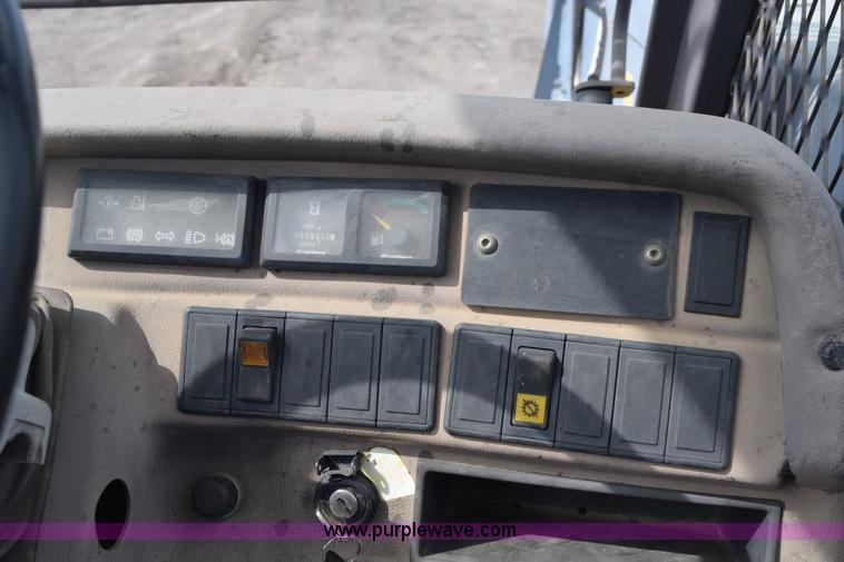 image for item L2568 1999 New Holland LM840 telehandler