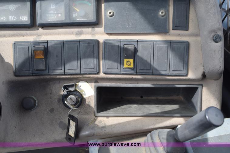 image for item L2568 1999 New Holland LM840 telehandler