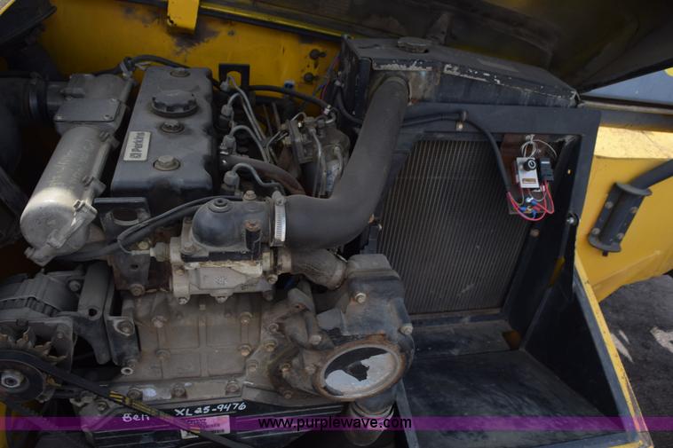 image for item L2568 1999 New Holland LM840 telehandler