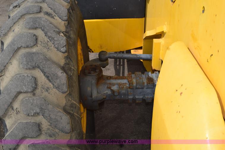 image for item L2568 1999 New Holland LM840 telehandler