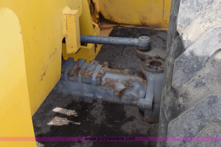 image for item L2568 1999 New Holland LM840 telehandler