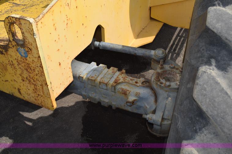 image for item L2568 1999 New Holland LM840 telehandler