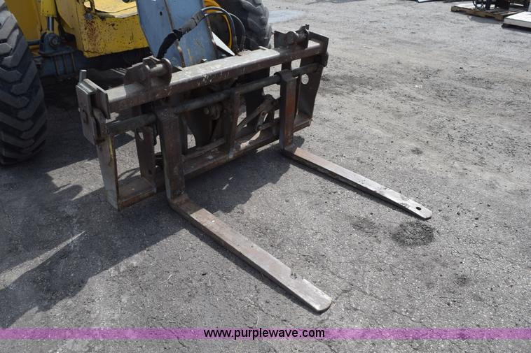 image for item L2568 1999 New Holland LM840 telehandler